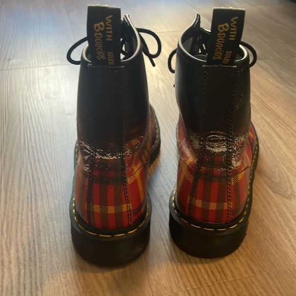 DR. MARTENS Tartan 1460 Black/Plaid Leather Boots Womens Size 11 - Picture 5 of 7